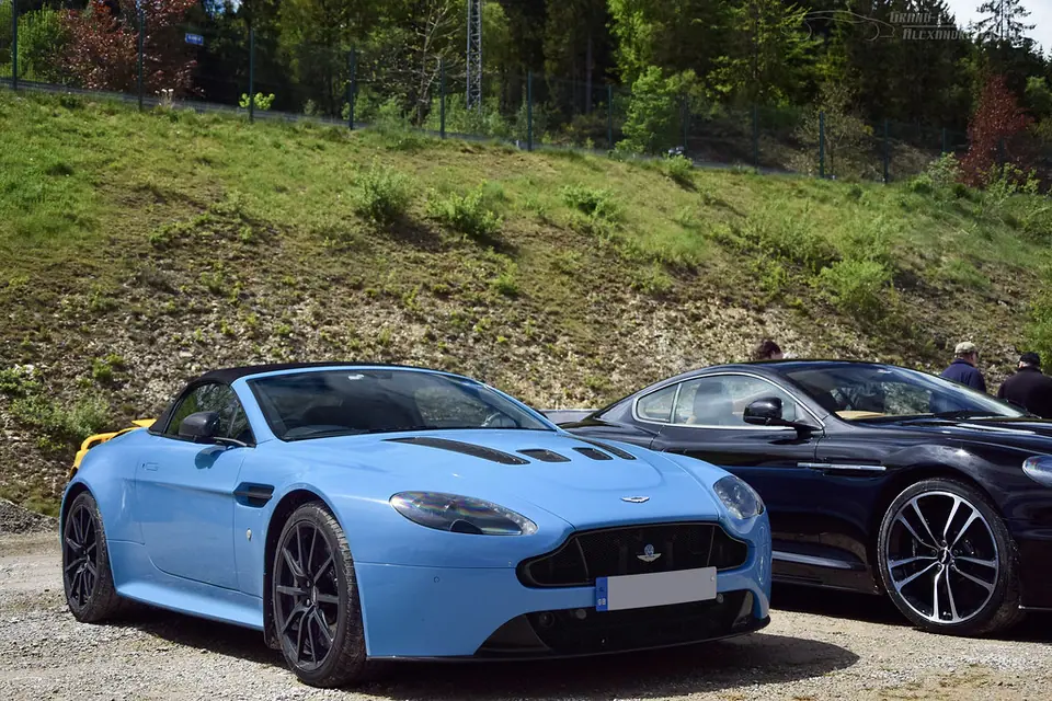 Aston Martin V12 Vantage S