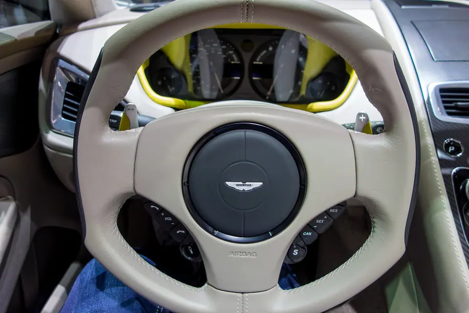 Aston Martin Vanquish Volante