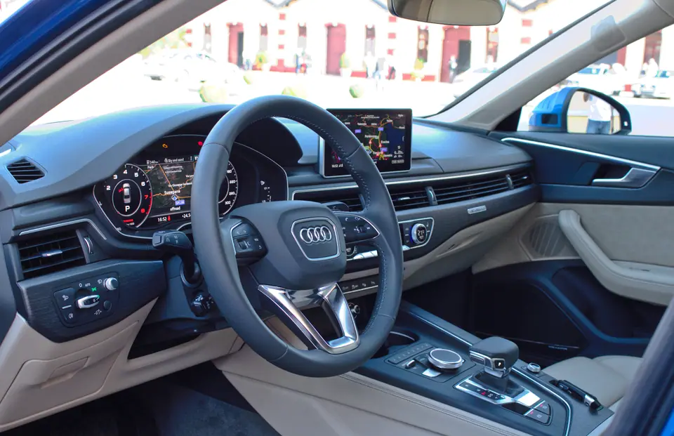 Audi A4 S line quattro