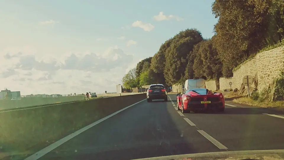 Ferrari LaFerrari Aperta
