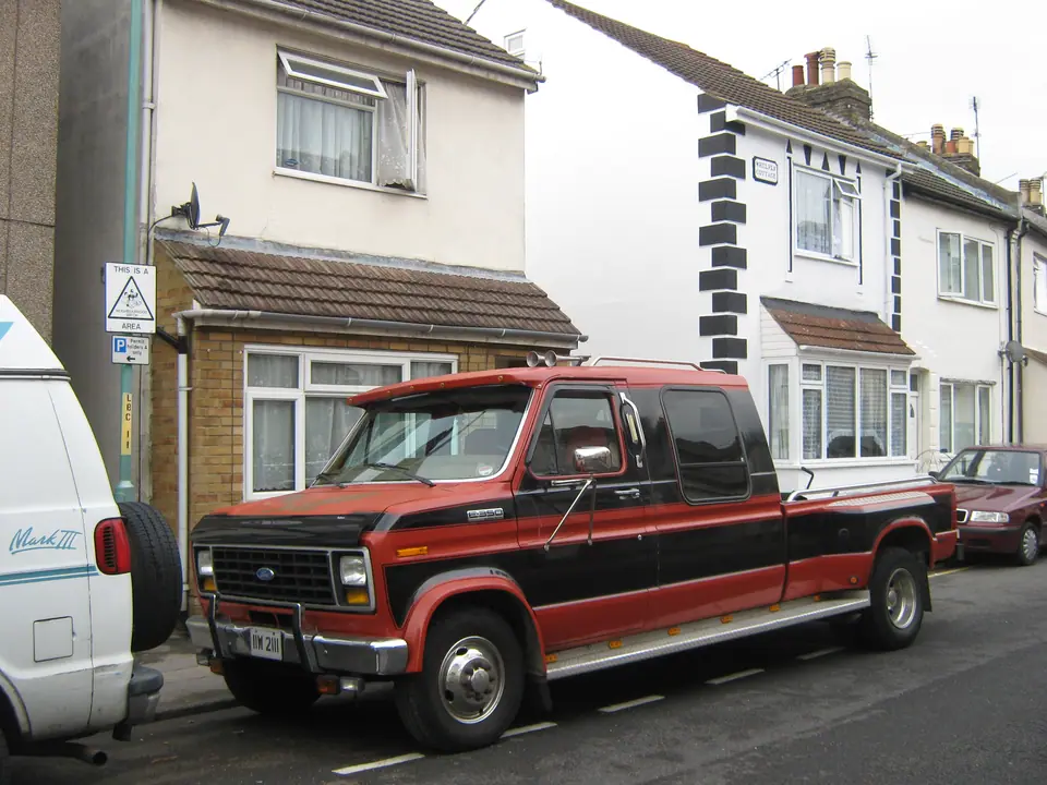 Ford E350 Van