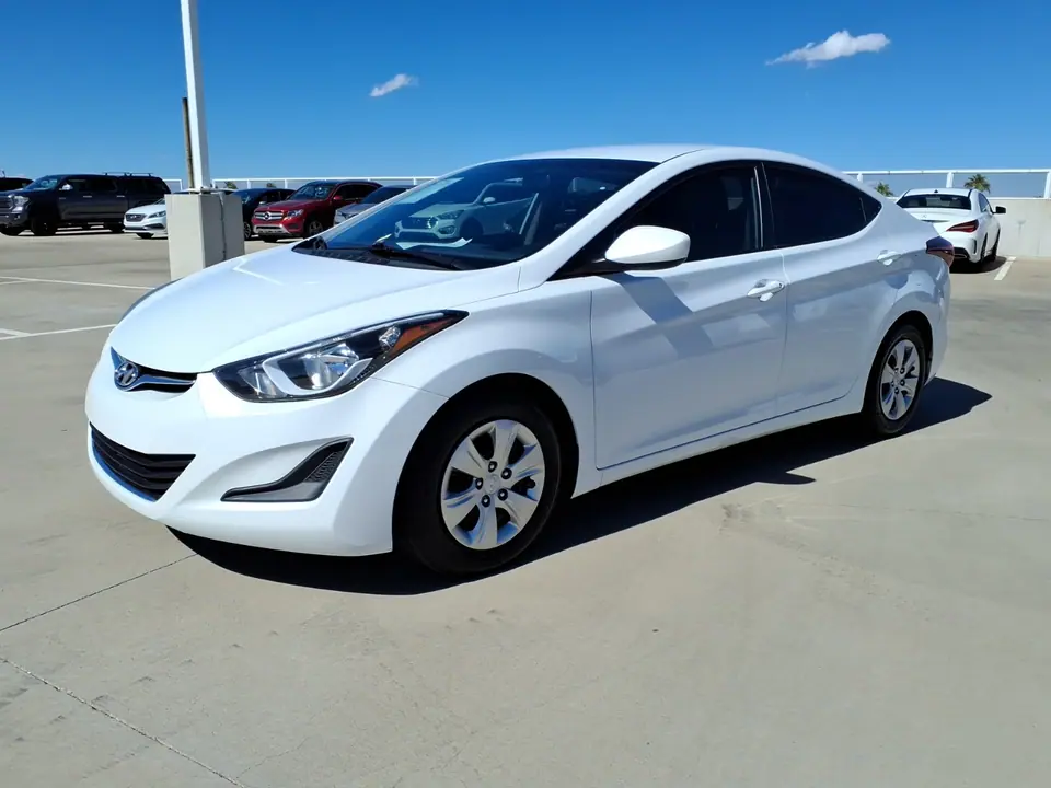Hyundai Elantra SE