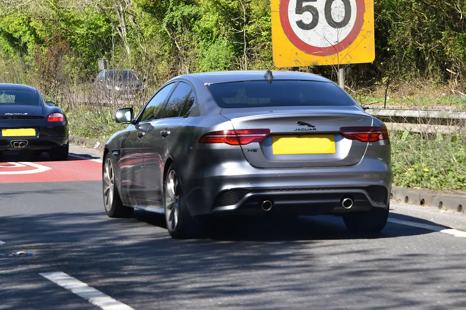 Jaguar XE P250