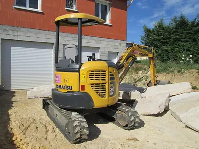 Komatsu PC30MR