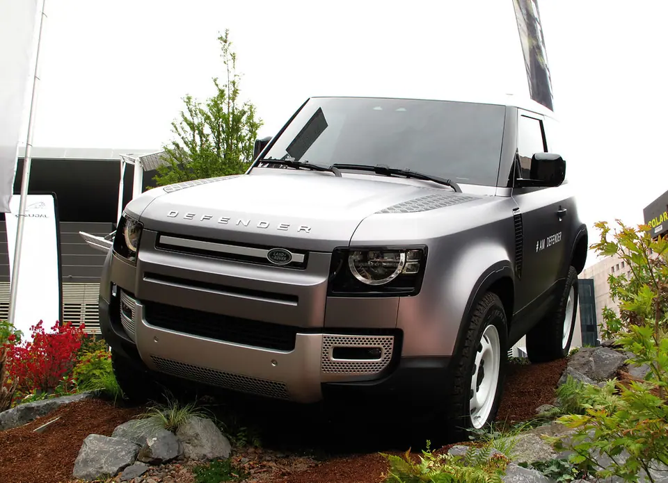 Land Rover Defender 90 Mhev