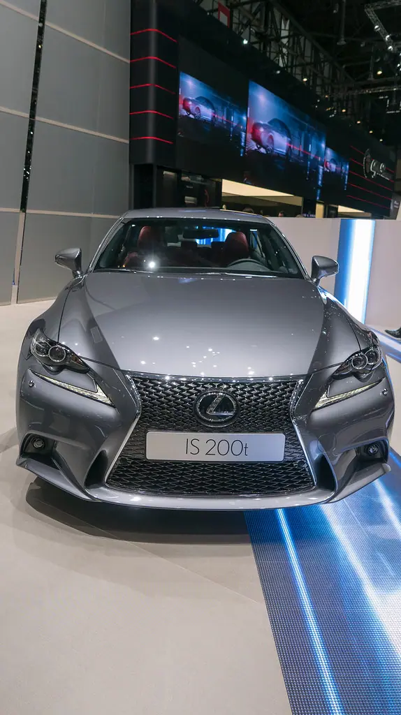 Lexus IS 200t