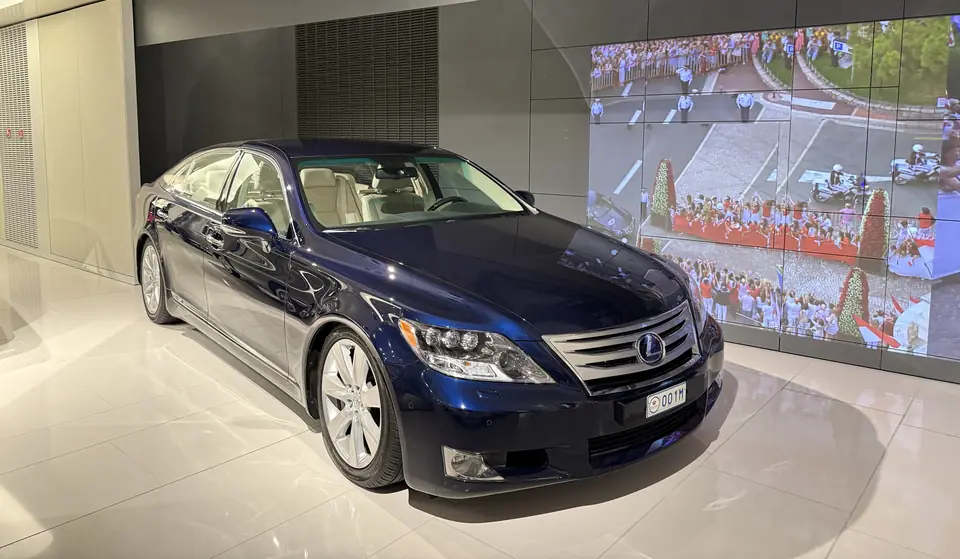 Lexus LS 600h L