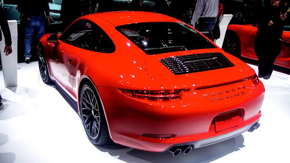 Porsche 911 Carrera 4 Gts