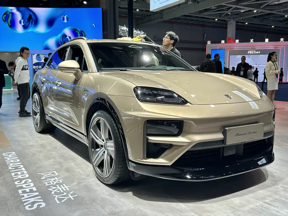 Porsche Macan Turbo Electric