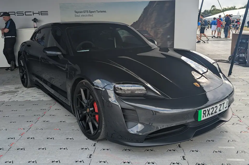 Porsche Taycan Gts