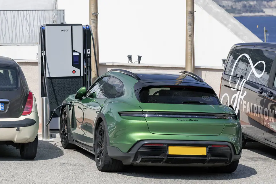 Porsche Taycan Turbo Cross Turismo