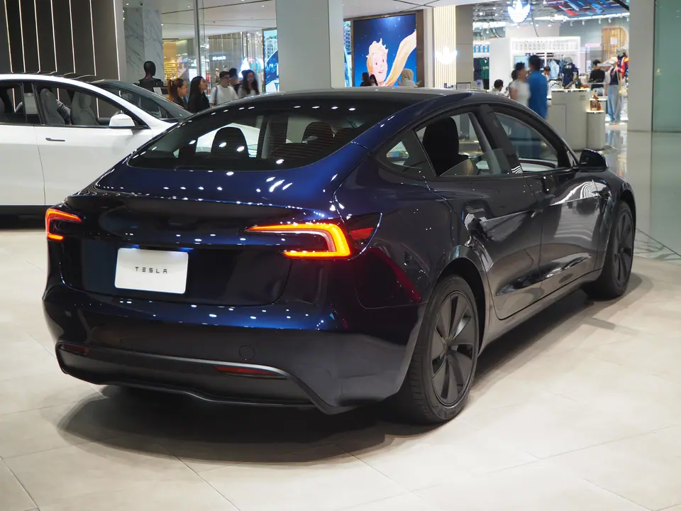 Tesla Model 3 Premium Rwd