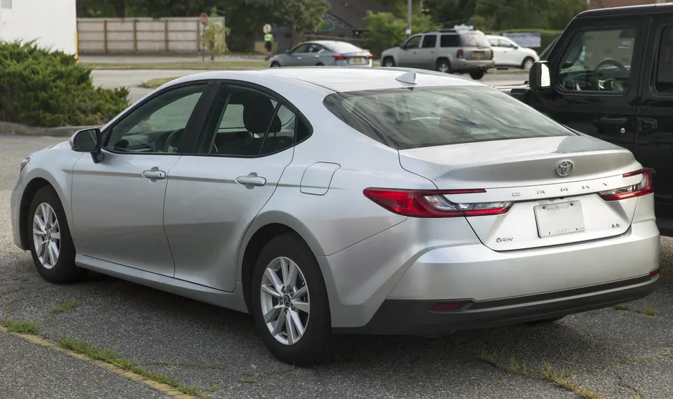 Toyota Camry Hybrid LE