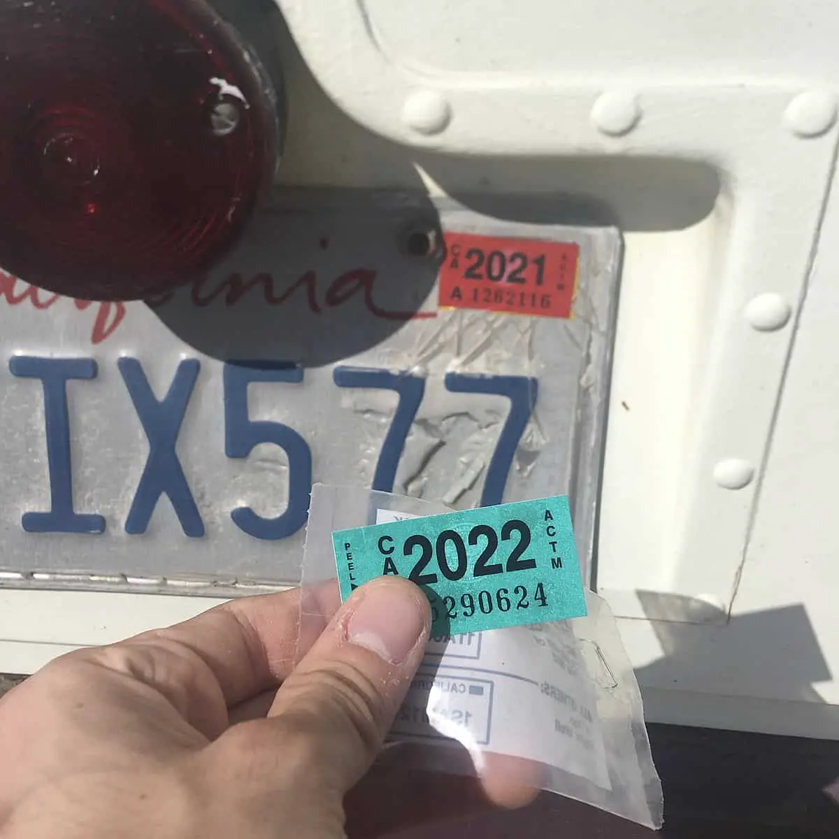 Car registration in US before you sell a car